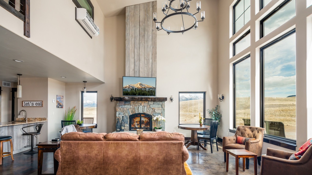 Photo of Livingroom in Emigrant