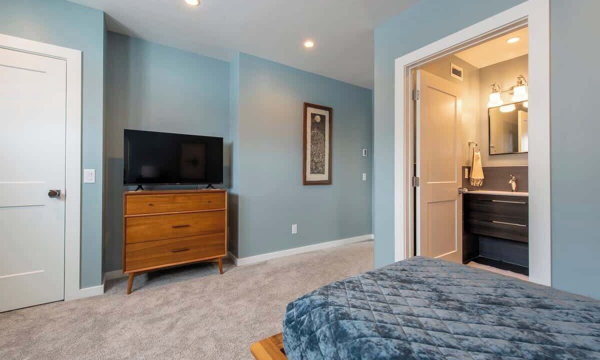 Photo of Bedroom in Victor