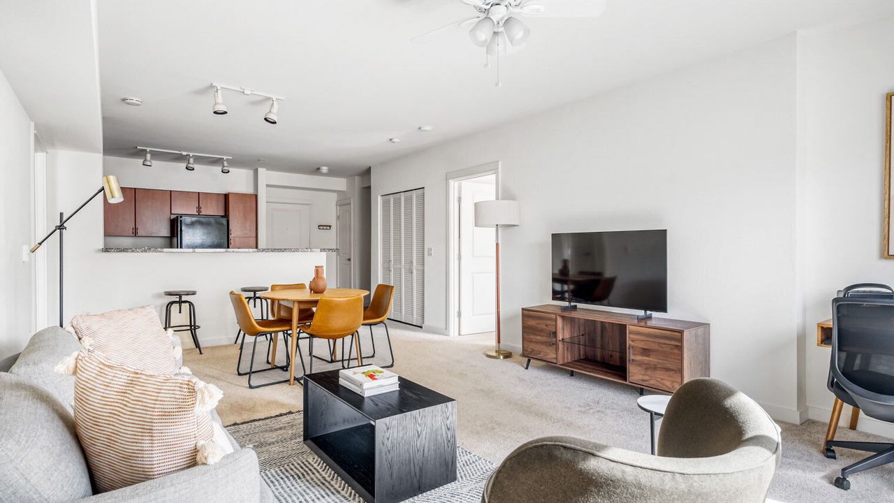 Photo of Livingroom in West Bellevue