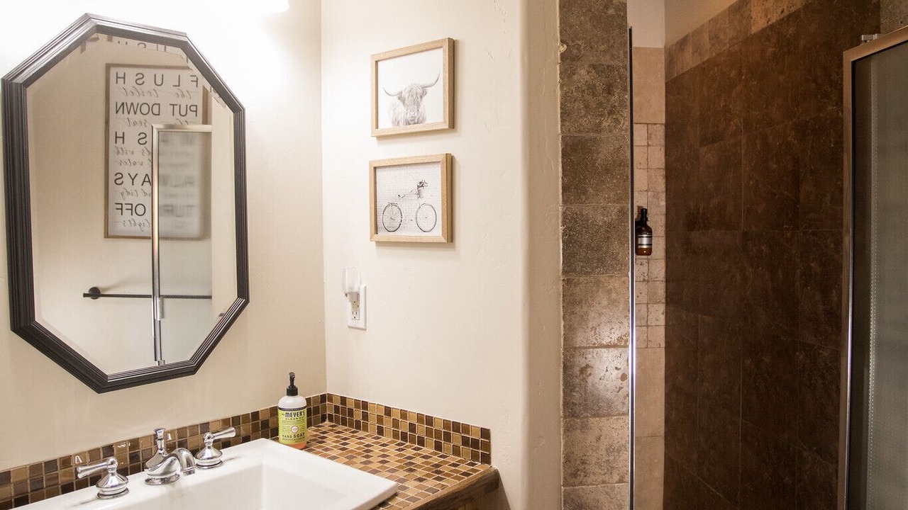 Photo of Bathroom in Garden City