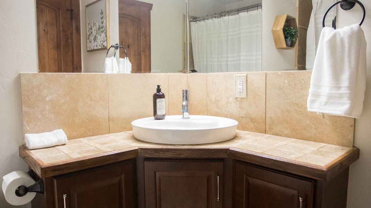 Photo of Bathroom in Garden City