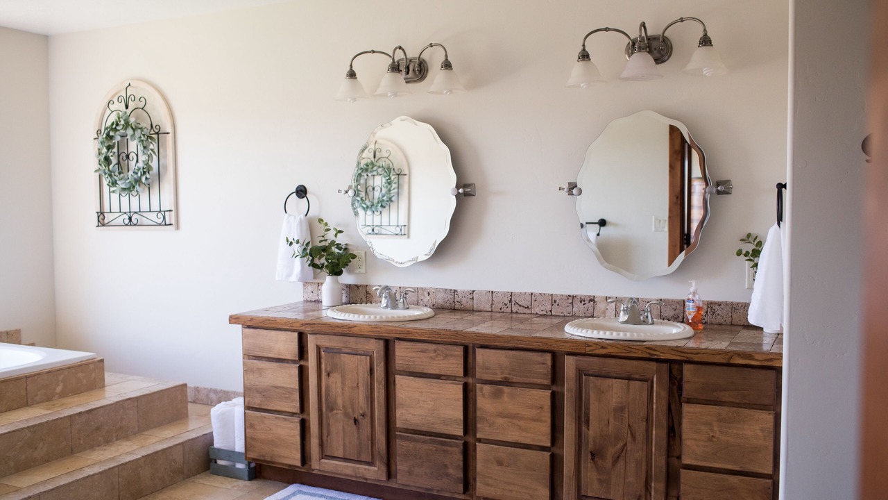 Photo of Bathroom in Garden City
