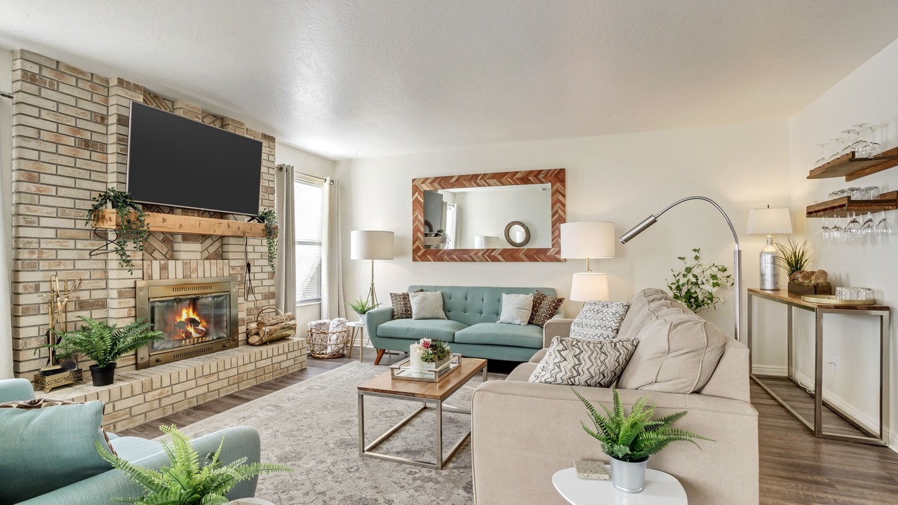 Photo of Livingroom in Cottonwood Heights