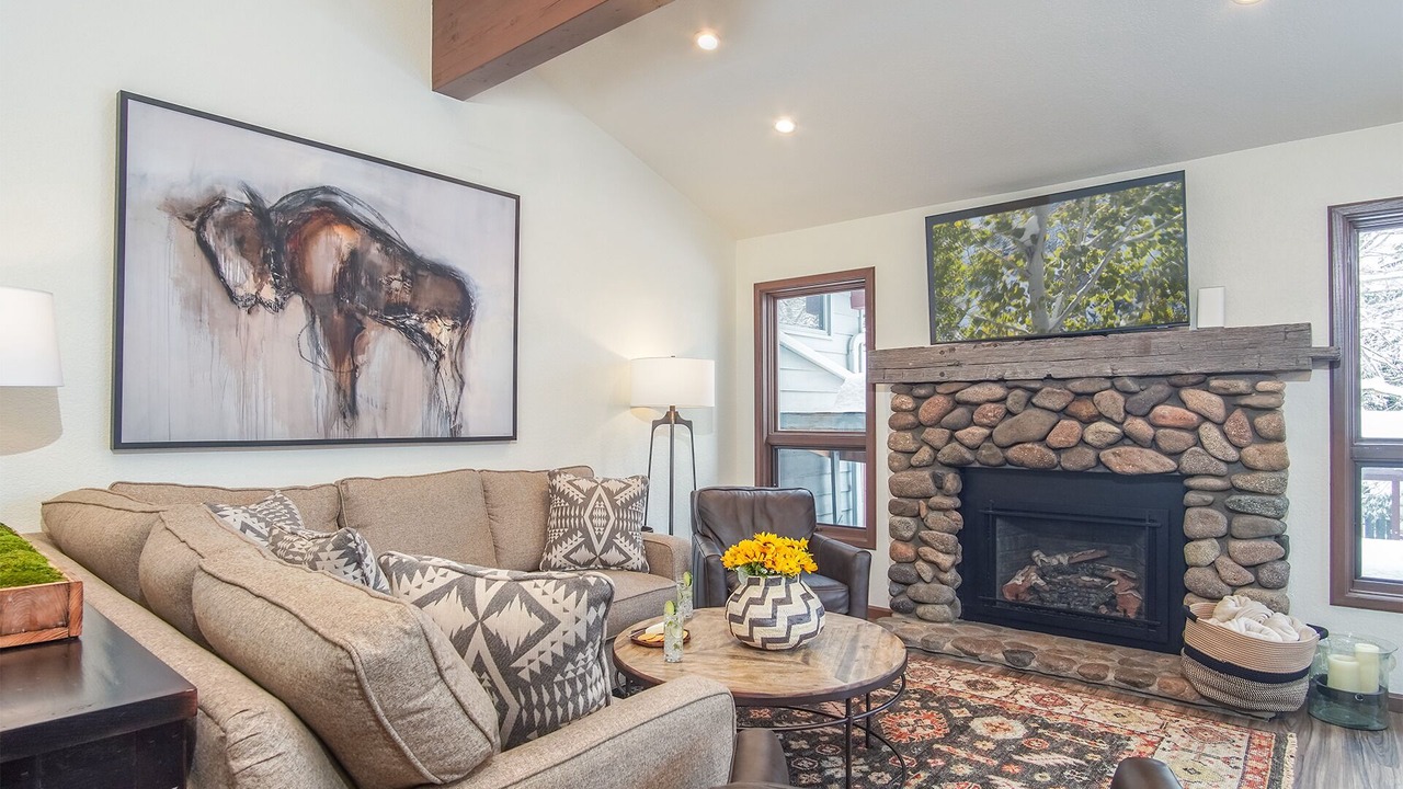 Photo of Livingroom in Warm Springs