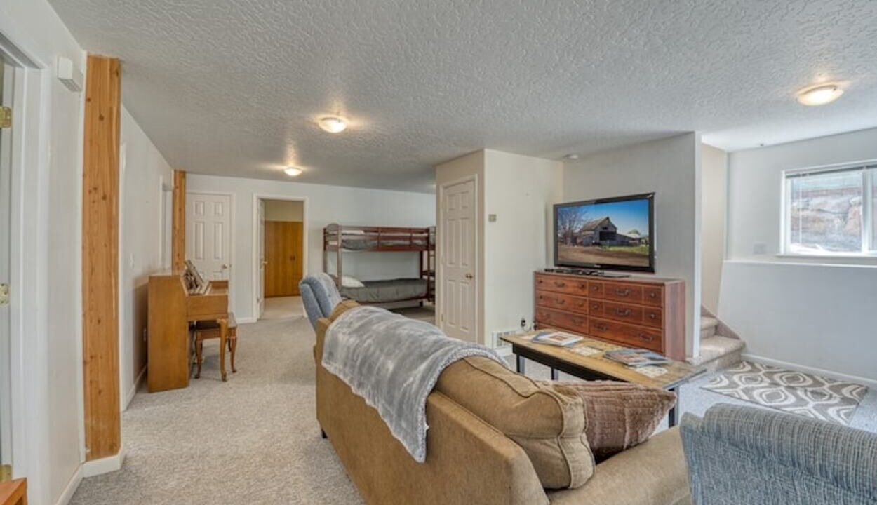 Photo of Livingroom in Garden Valley