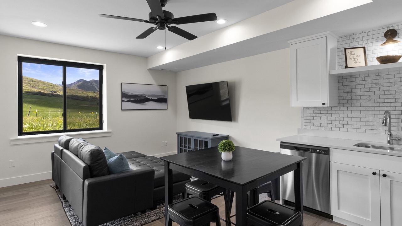 Photo of Livingroom in Ogden
