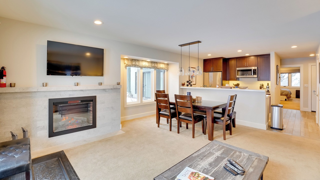 Photo of Livingroom in Warm Springs