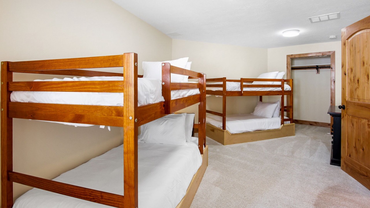 Photo of Bedroom in Tollgate Canyon
