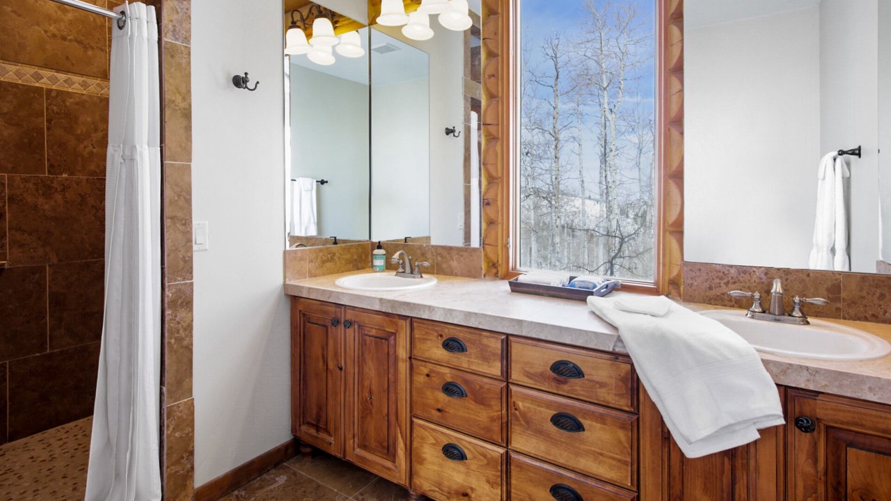 Photo of Bathroom in Tollgate Canyon