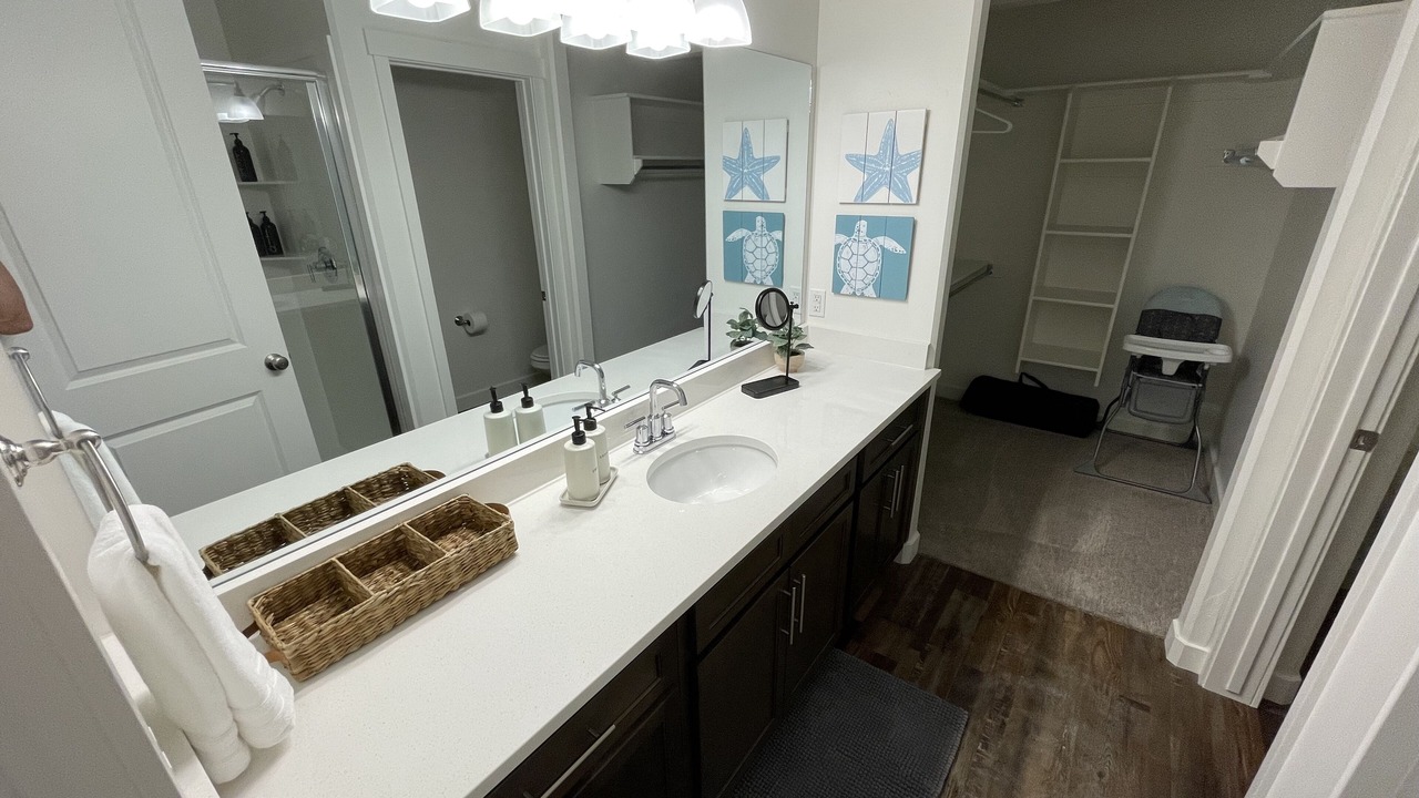 Photo of Bathroom in Garden City