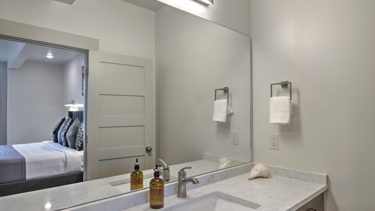 Photo of Bathroom in Garden City