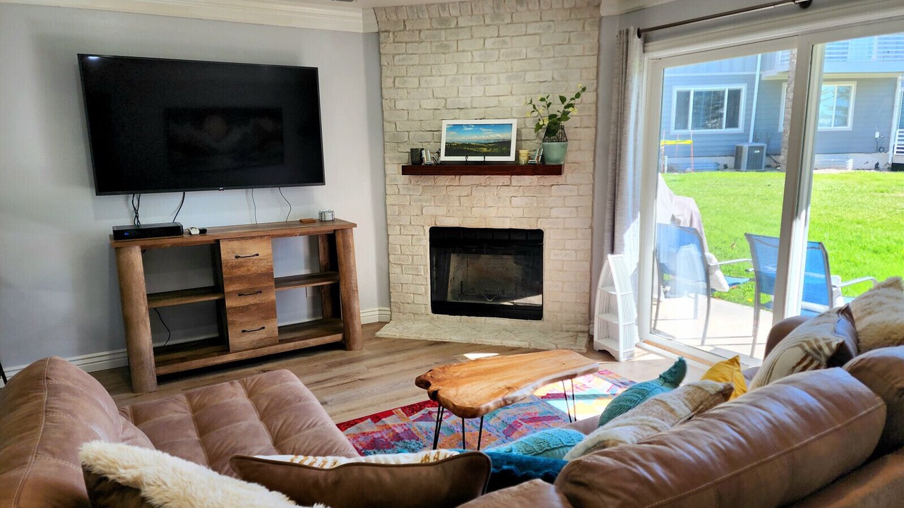Photo of Livingroom in Harbor Village