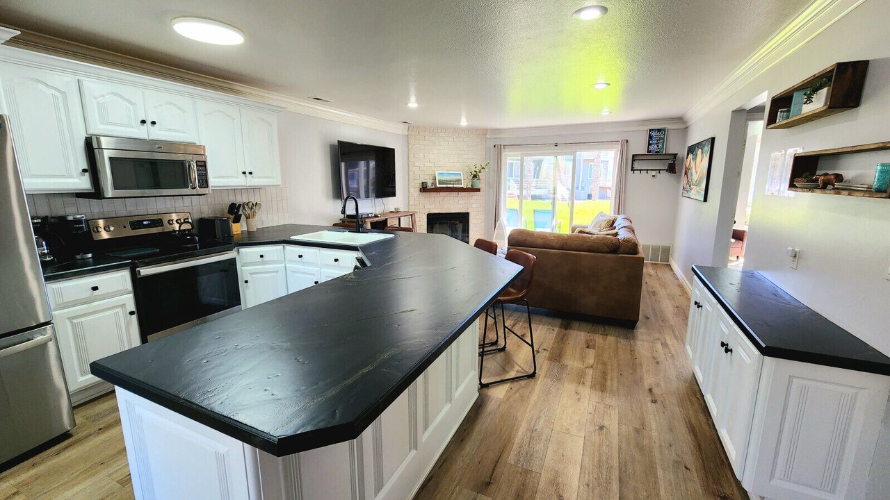 Photo of Livingroom in Harbor Village