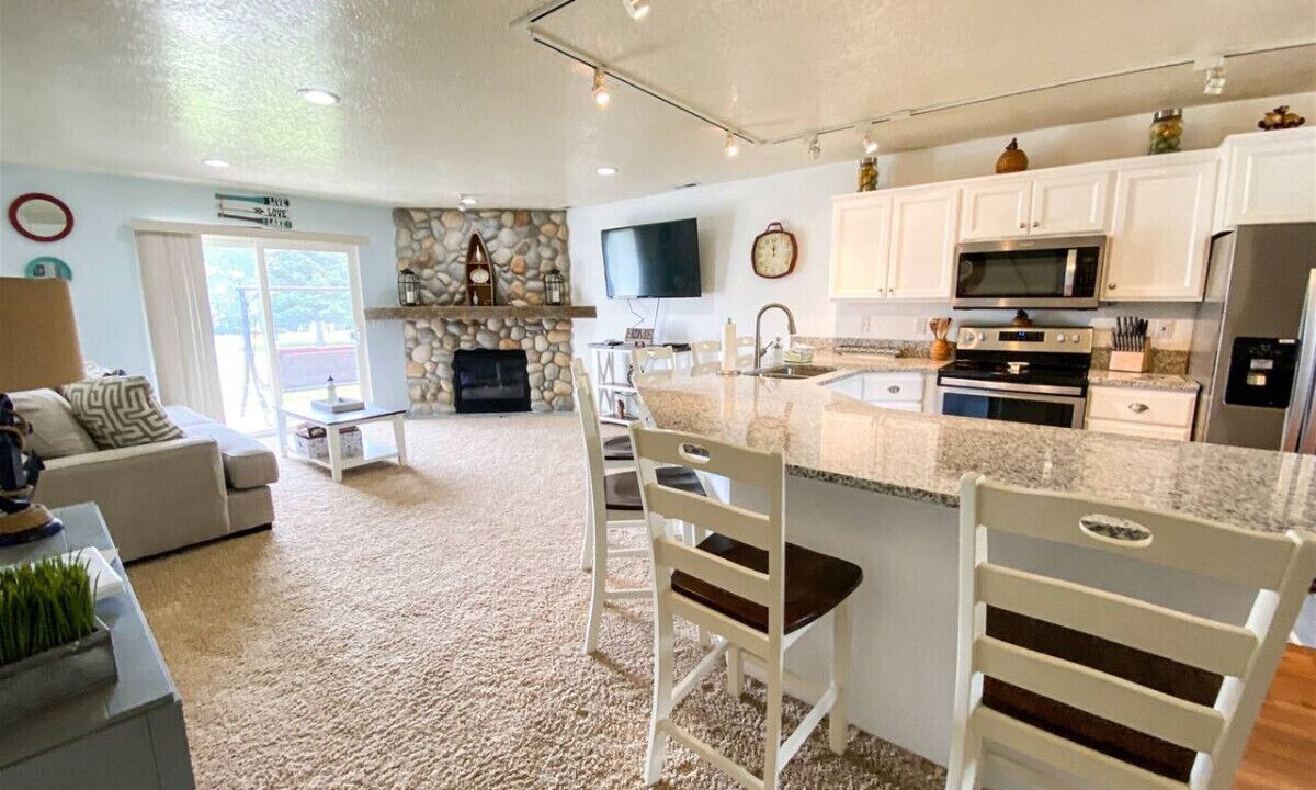 Photo of Livingroom in Harbor Village