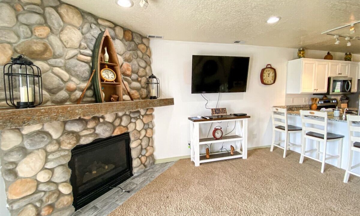 Photo of Livingroom in Harbor Village