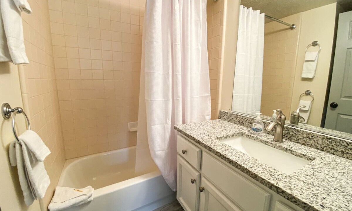 Photo of Bathroom in Harbor Village