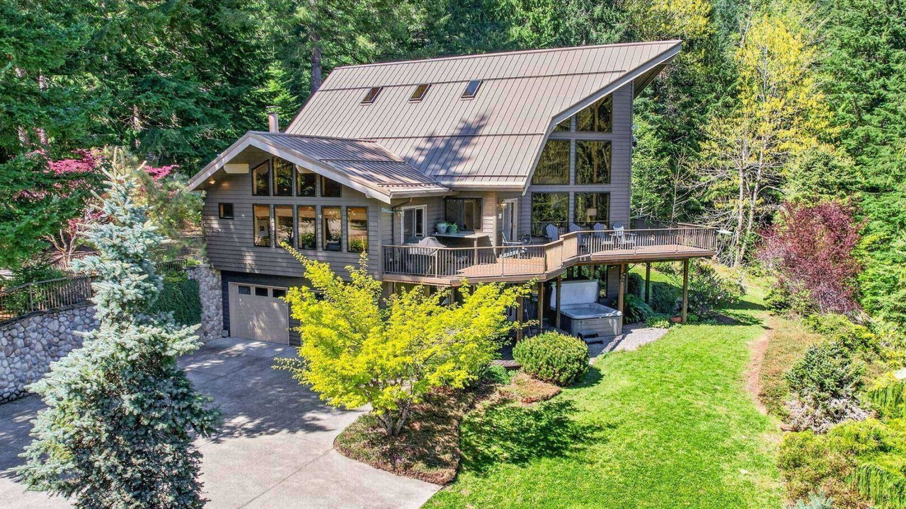 Photo of Outdoor in Rhododendron