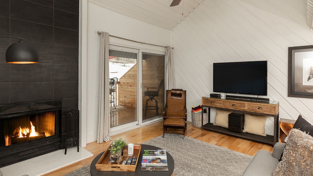 Photo of Livingroom in Elkhorn Village