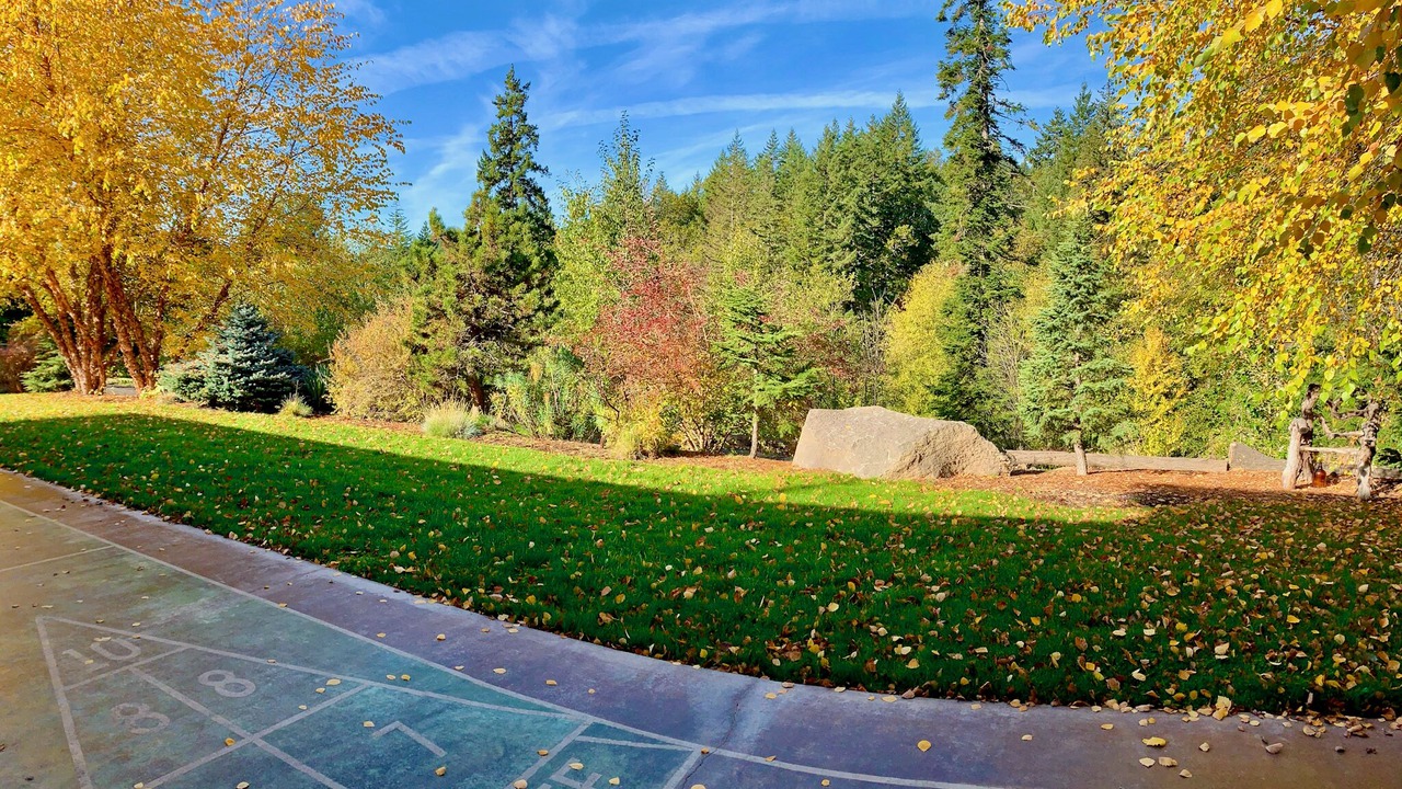 Photo of Others in White Salmon