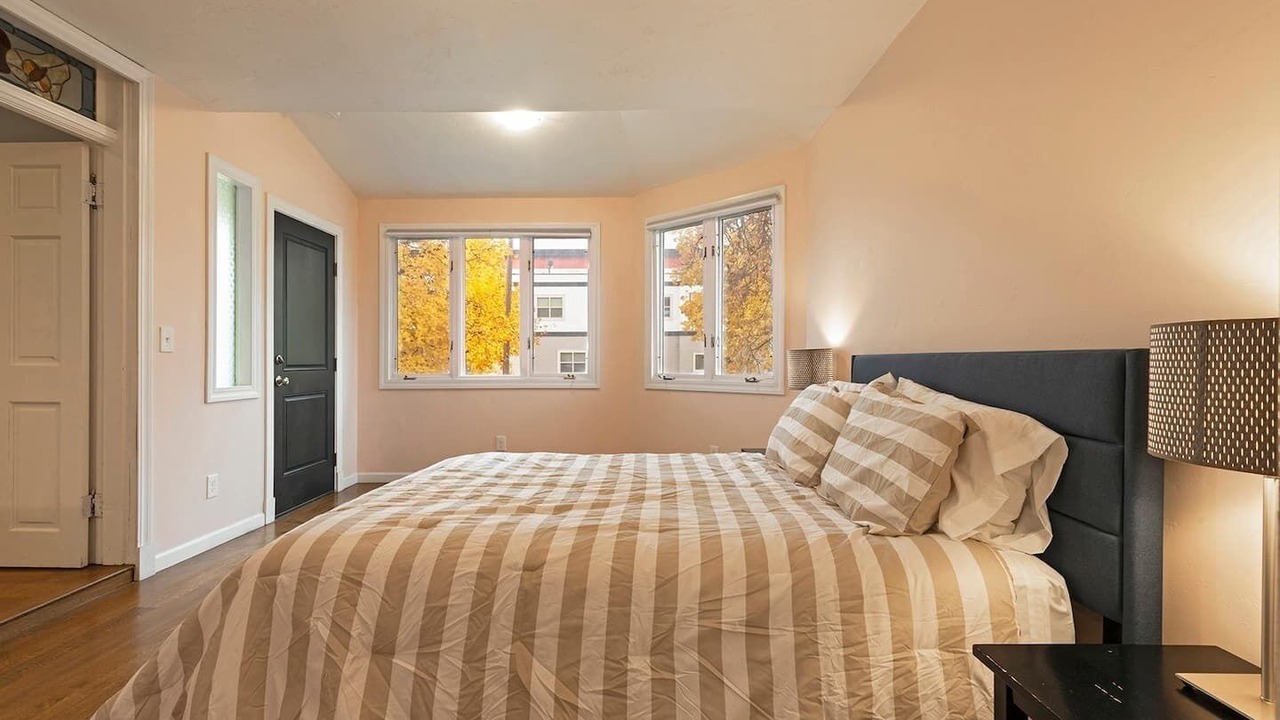Photo of Bedroom in Westside