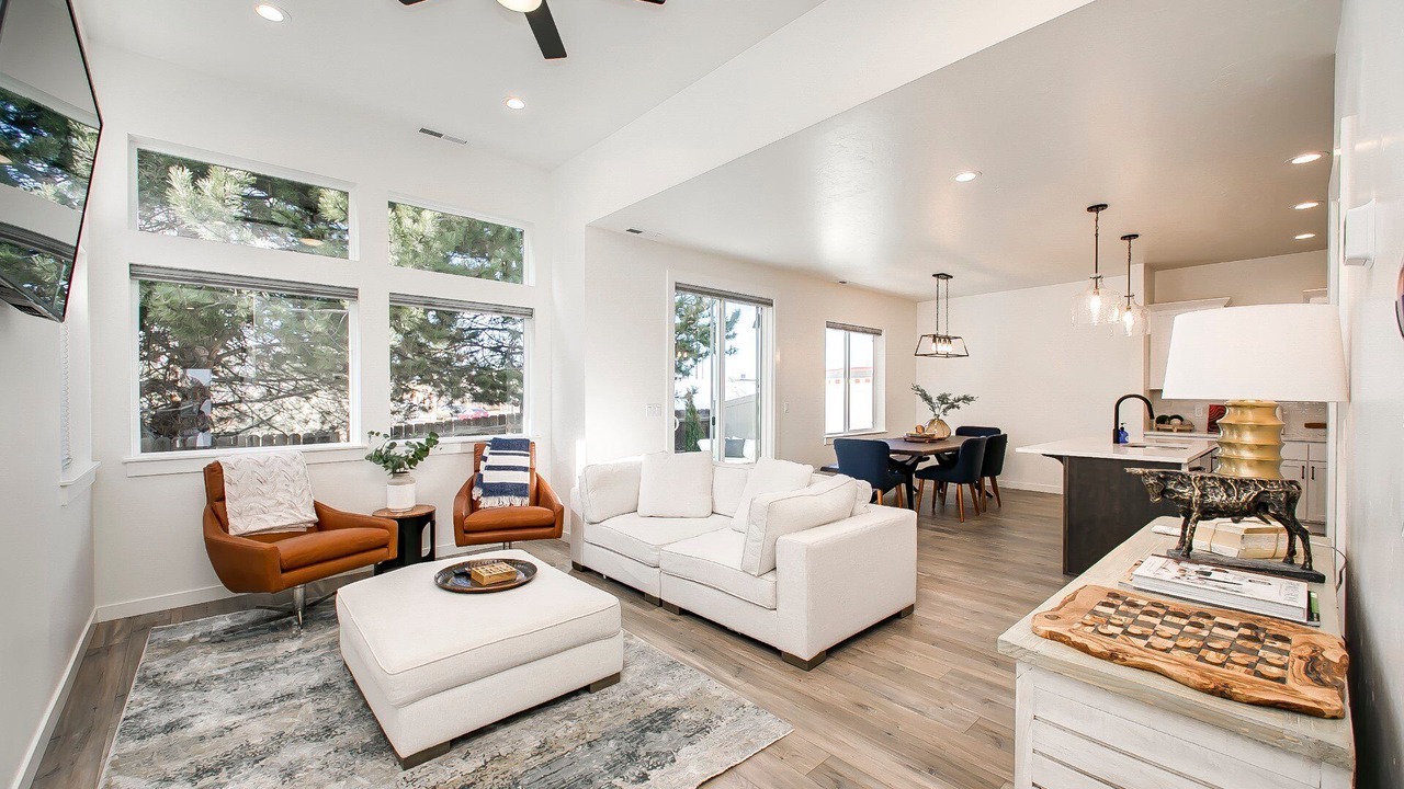 Photo of Livingroom in West Valley