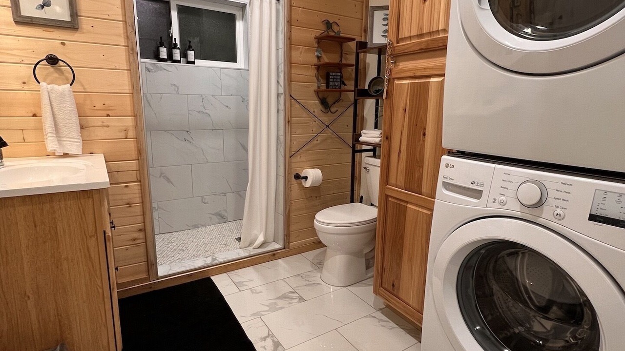 Photo of Bathroom in Garden City