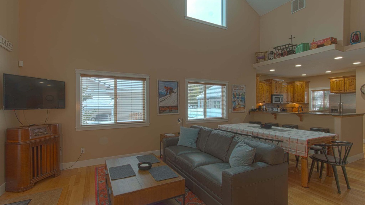 Photo of Livingroom in McCall