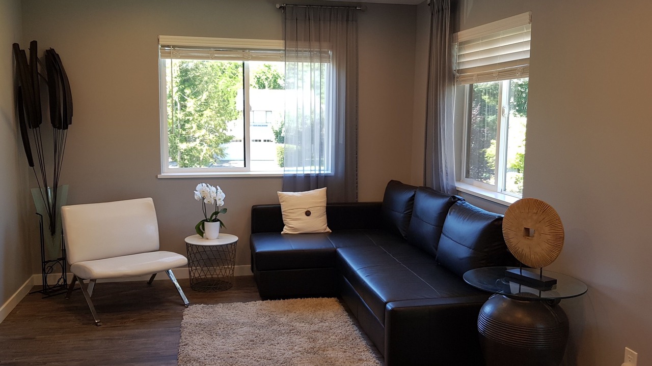 Photo of Livingroom in Northeast Bellevue