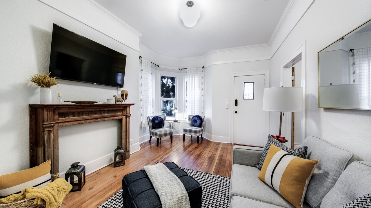 Photo of Livingroom in North End