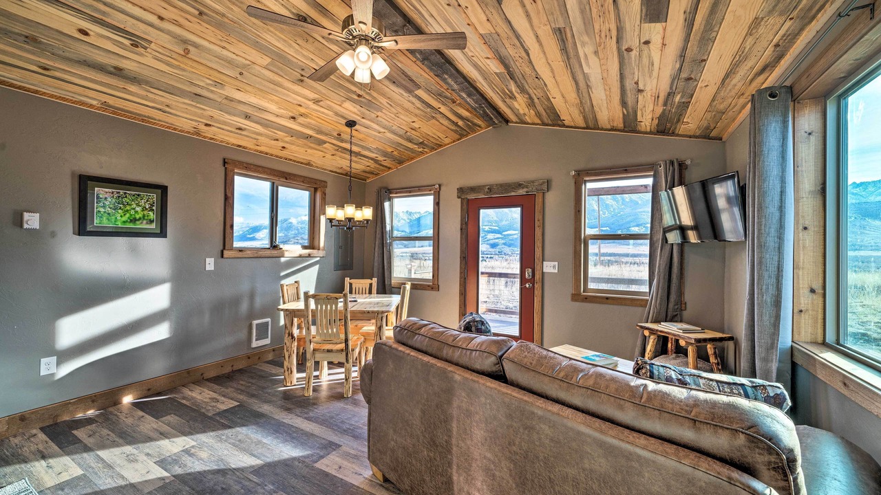 Photo of Livingroom in Livingston
