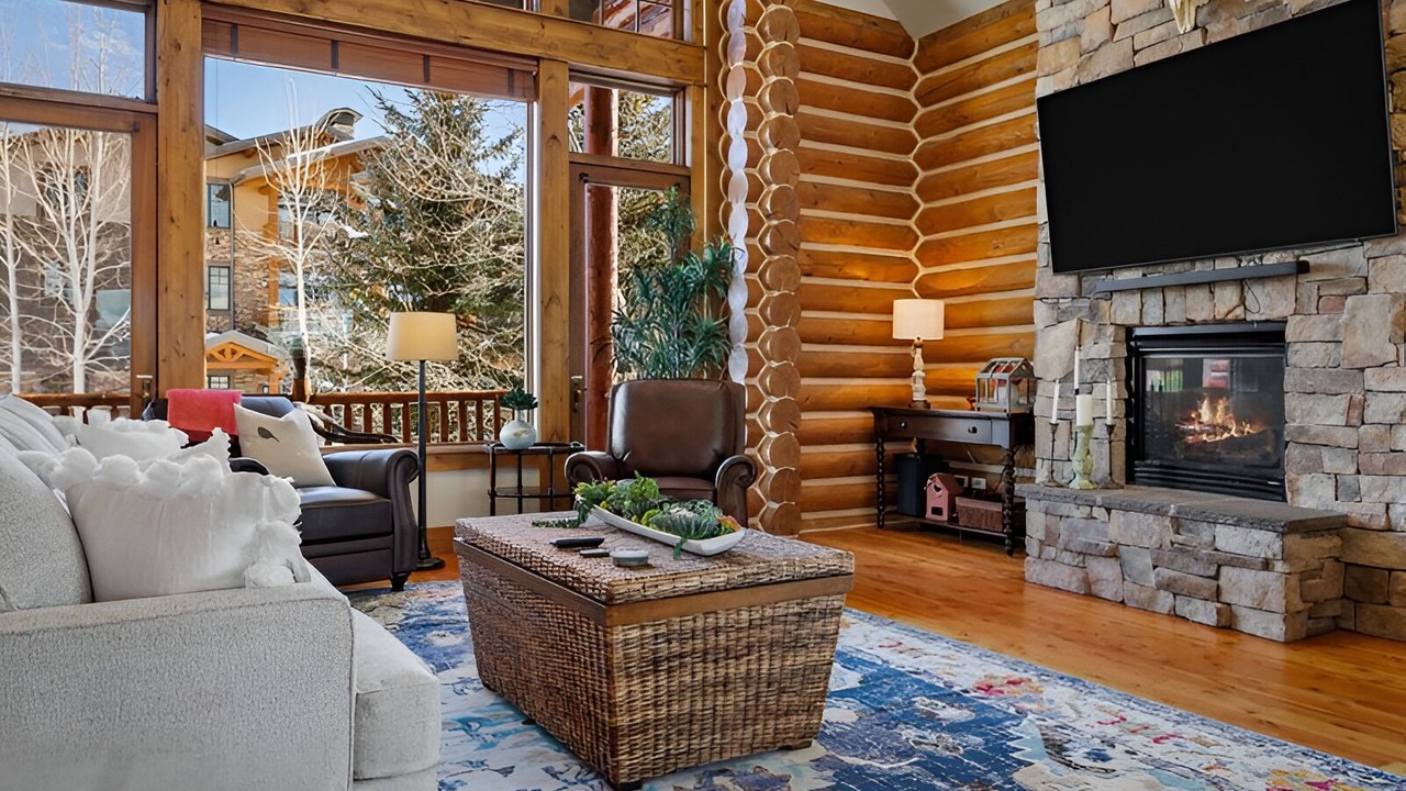 Photo of Livingroom in Victor