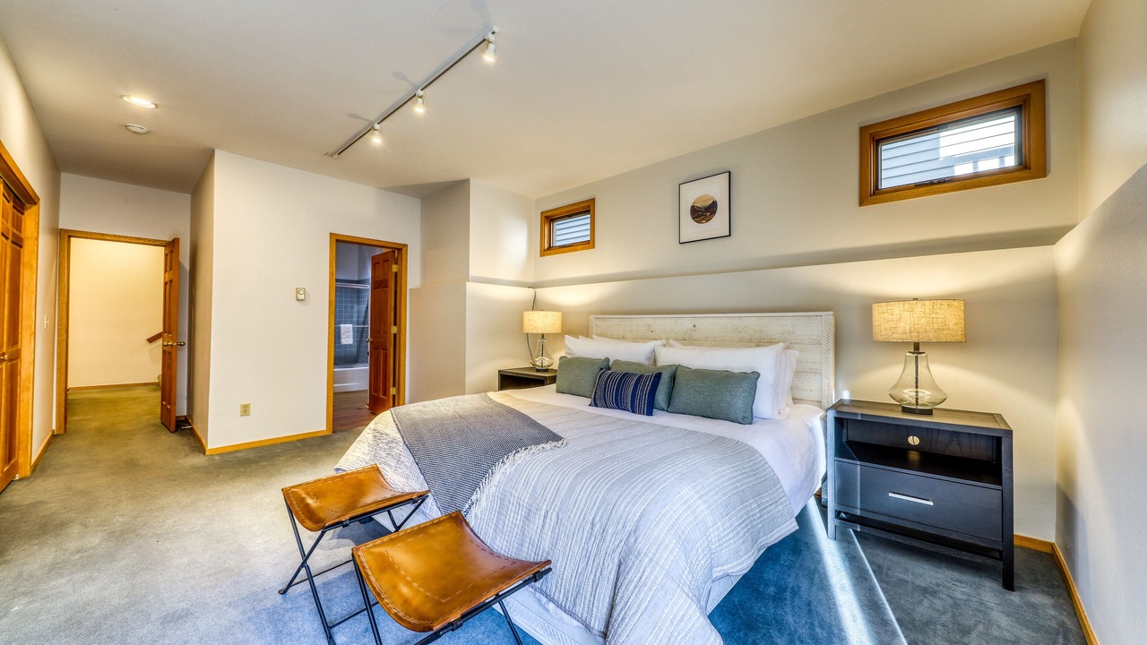 Photo of Bedroom in Warm Springs