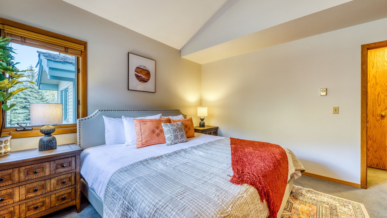 Photo of Bedroom in Warm Springs