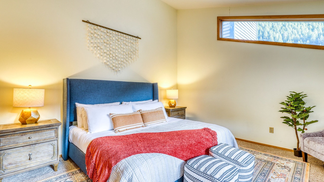 Photo of Bedroom in Warm Springs