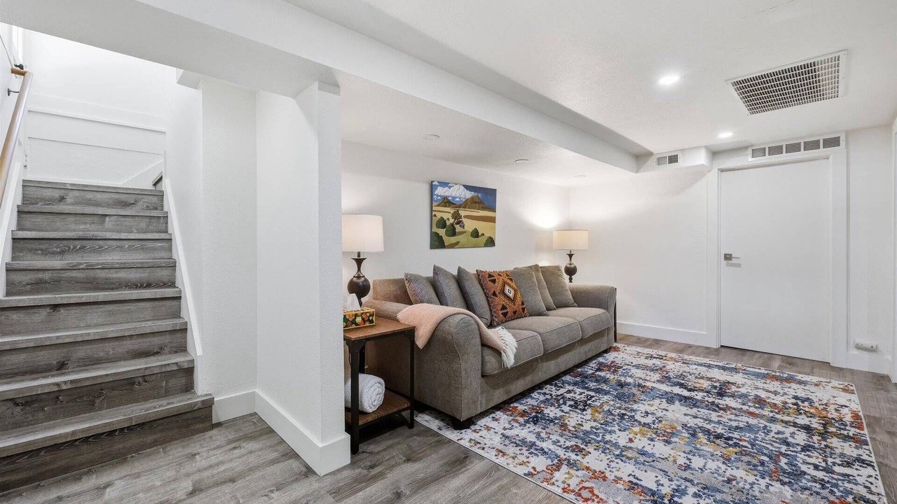 Photo of Livingroom in North End