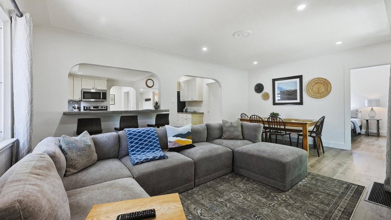 Photo of Livingroom in North End