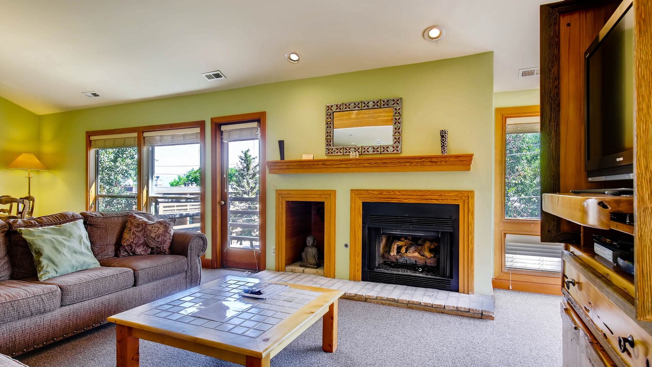 Photo of Livingroom in North Park City