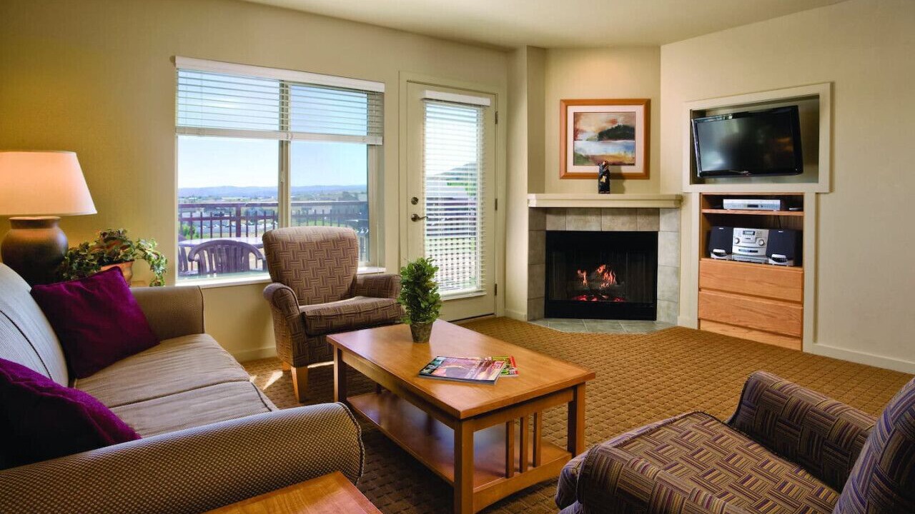 Photo of Livingroom in Harbor Village