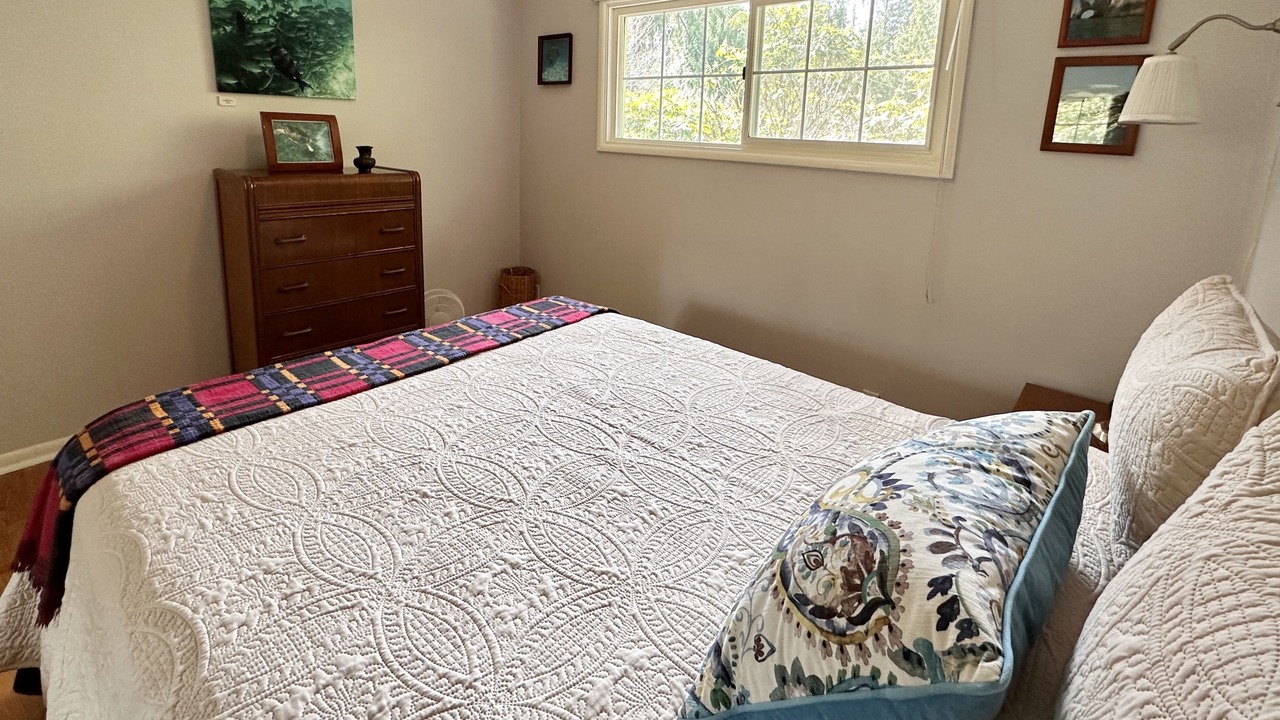 Photo of Bedroom in Maple Heights-Lake Desire