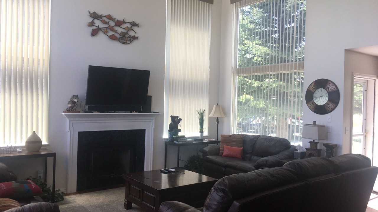 Photo of Livingroom in Harbor Village