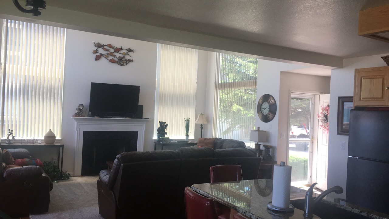 Photo of Livingroom in Harbor Village