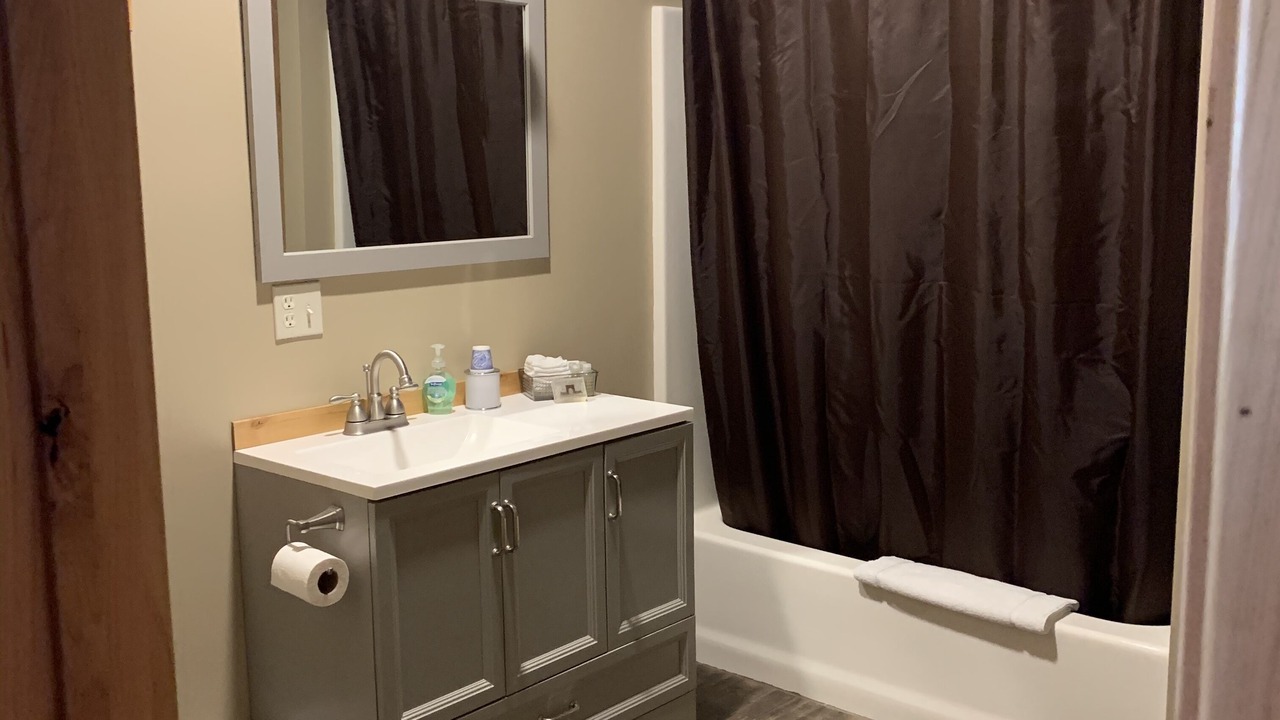 Photo of Bathroom in Gardiner