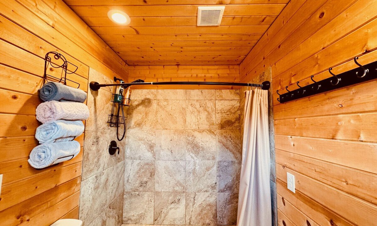 Photo of Bathroom in Island Park
