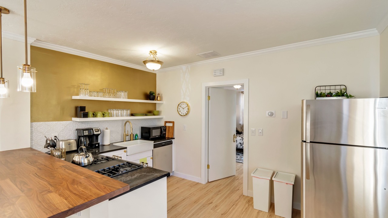 Photo of Kitchen in People's Freeway