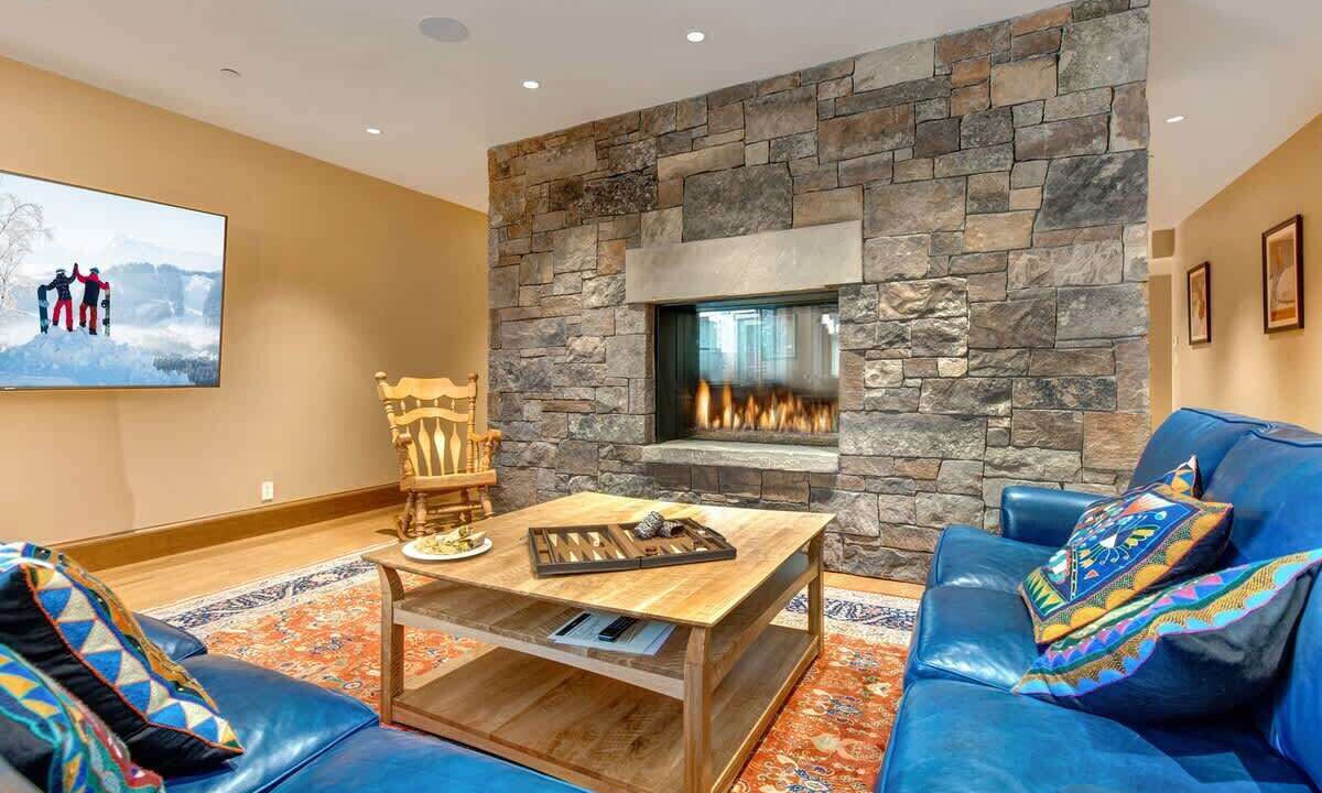 Photo of Livingroom in Teton Village