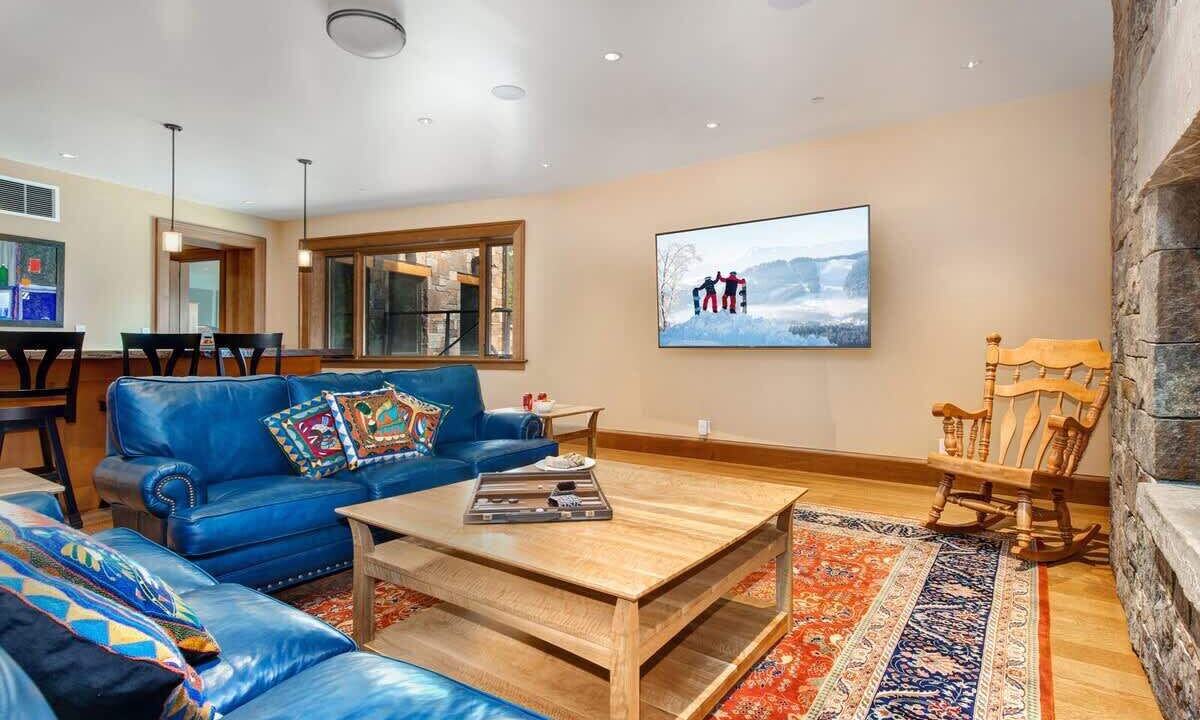 Photo of Livingroom in Teton Village