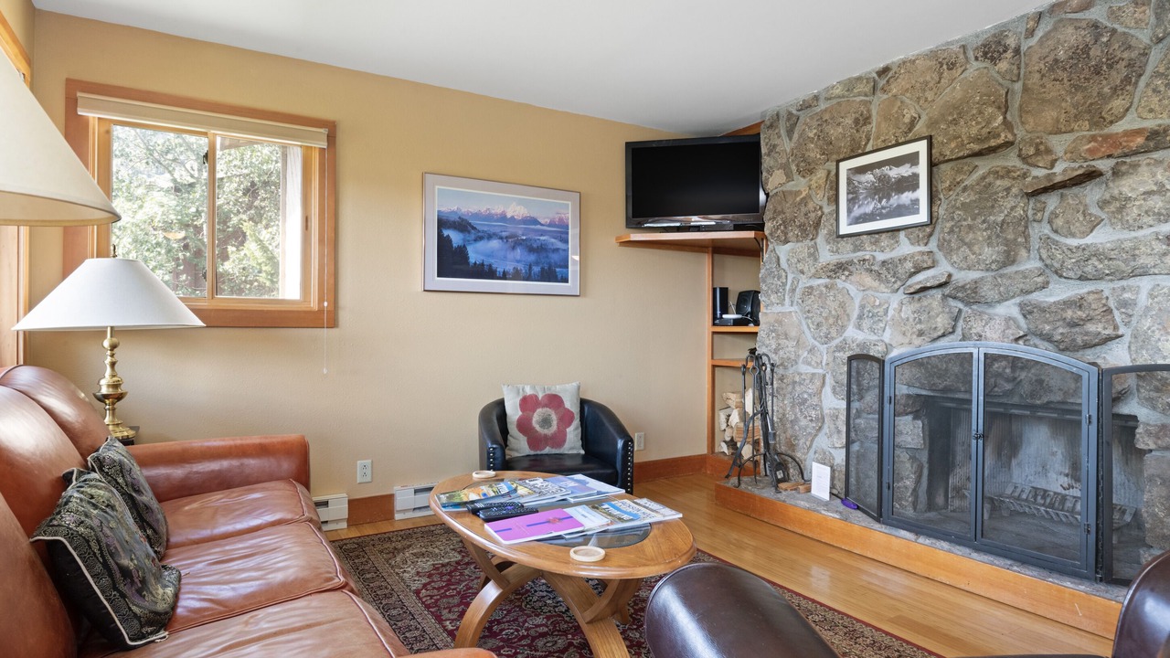 Photo of Livingroom in Teton Village