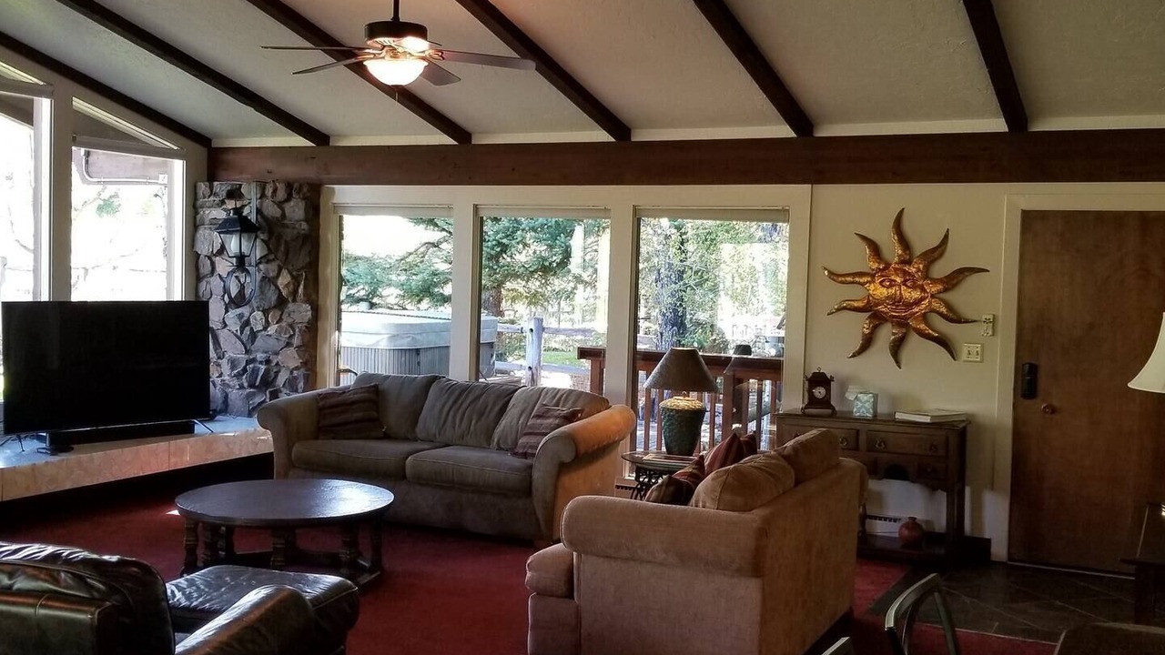 Photo of Livingroom in Elkhorn