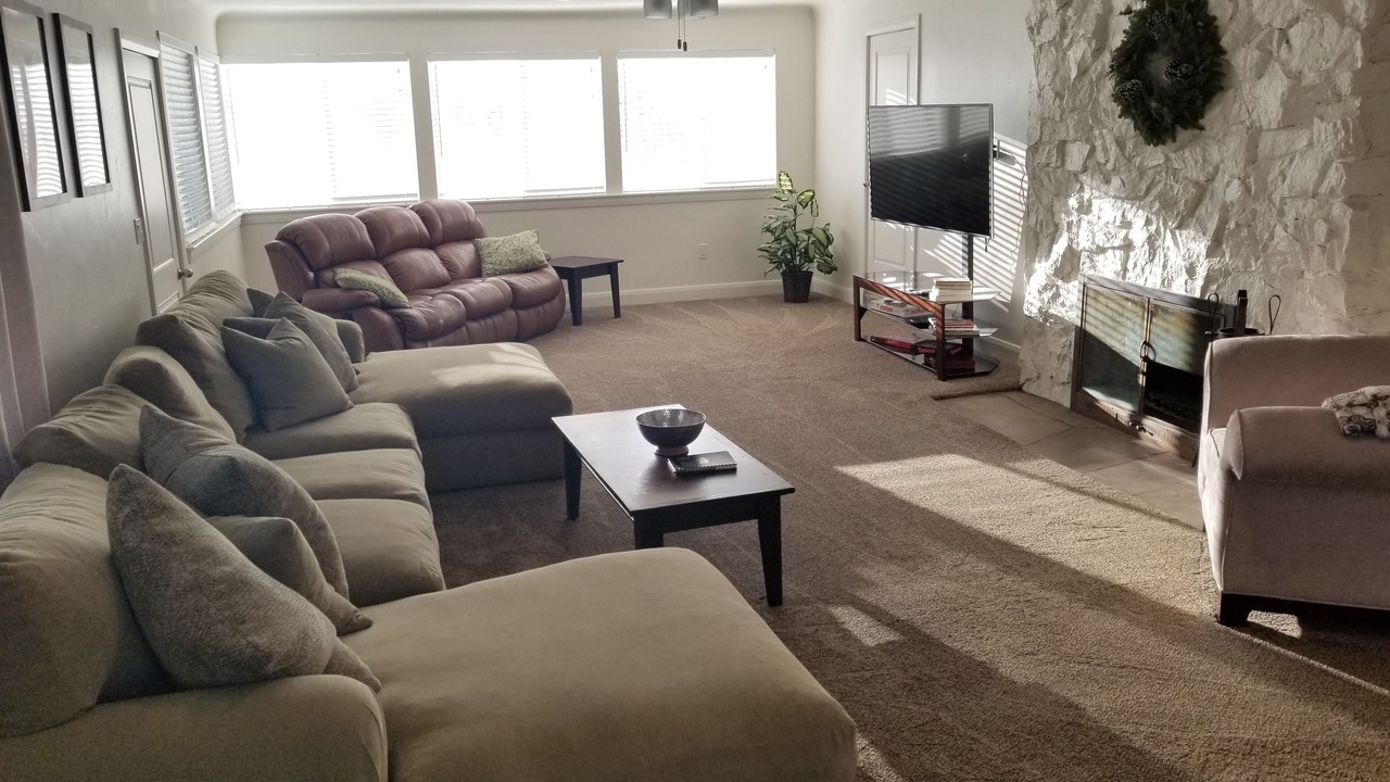 Photo of Livingroom in Lindon