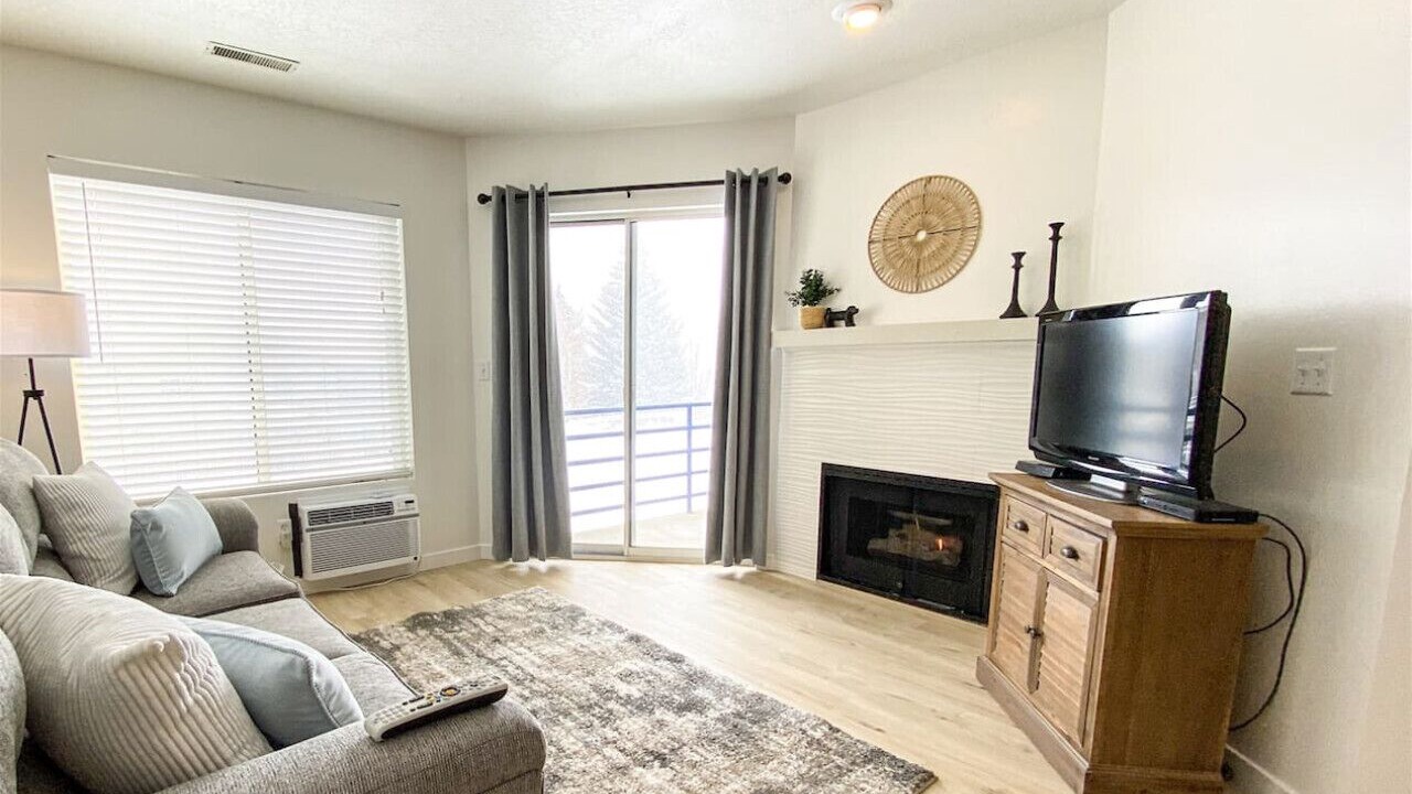 Photo of Livingroom in Harbor Village